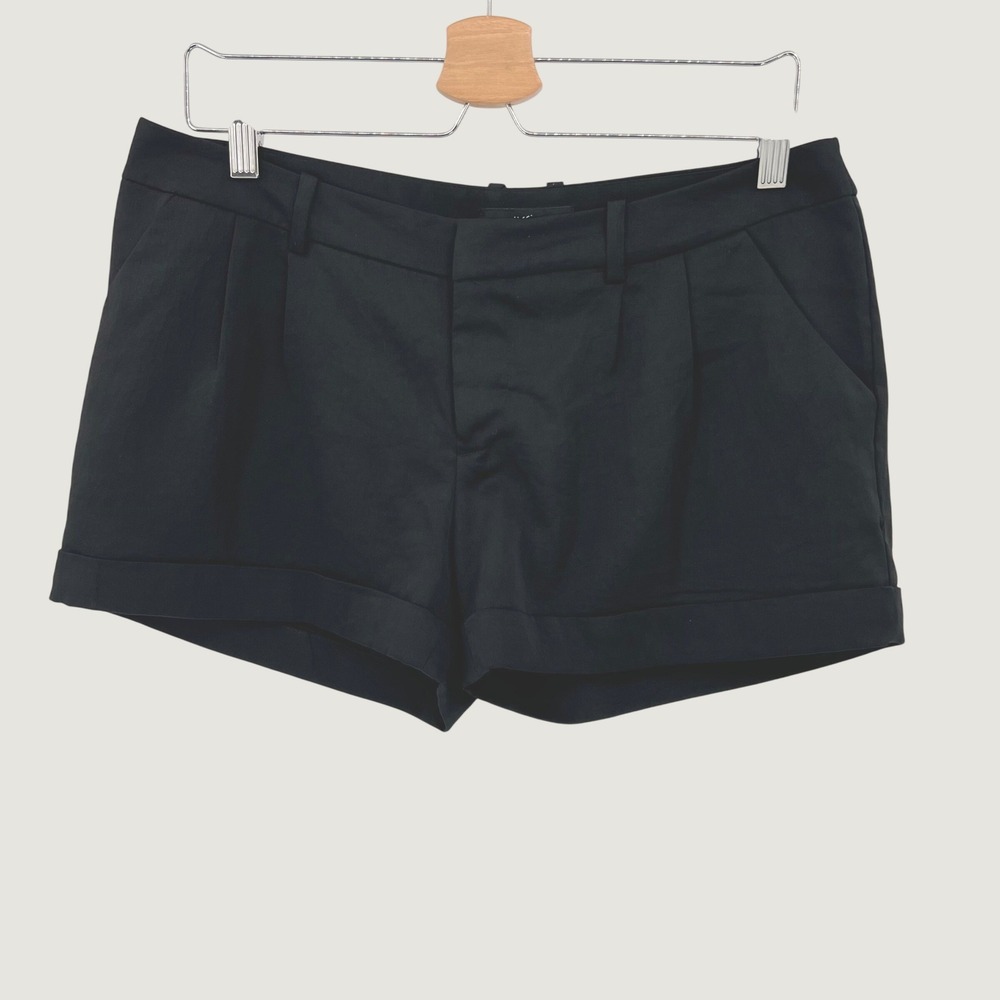 Mossimo Size 8 Black Tailored Pleated Dress Shorts Cuffed Hem Trouser Shorts